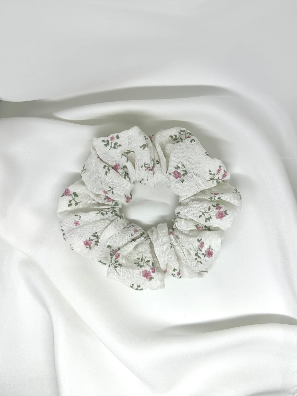 Scrunchie med blomster